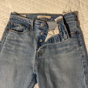 Wedgie Straight Levi’s